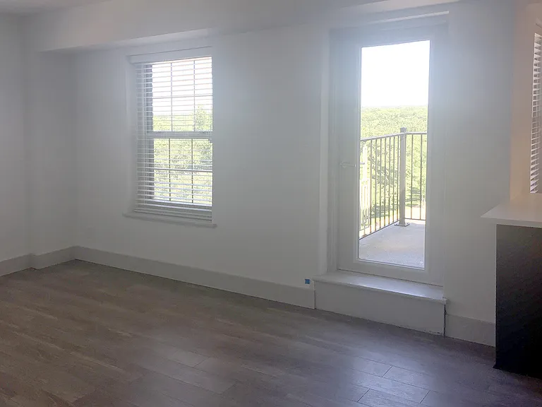 Dining/Living room