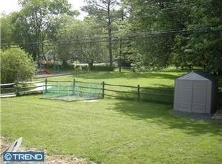 47 S Malin Rd, Broomall, PA 19008