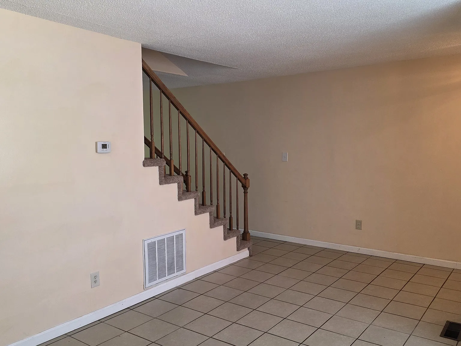 2 bed, 1.5 bath, 1200 sqft, $1,450 — Photo 4
