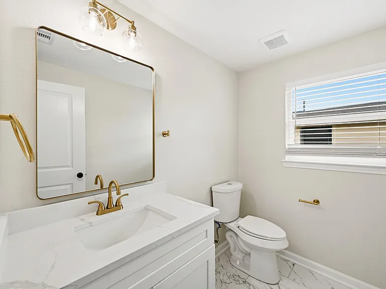 7946 Fowlie St — Photo 15