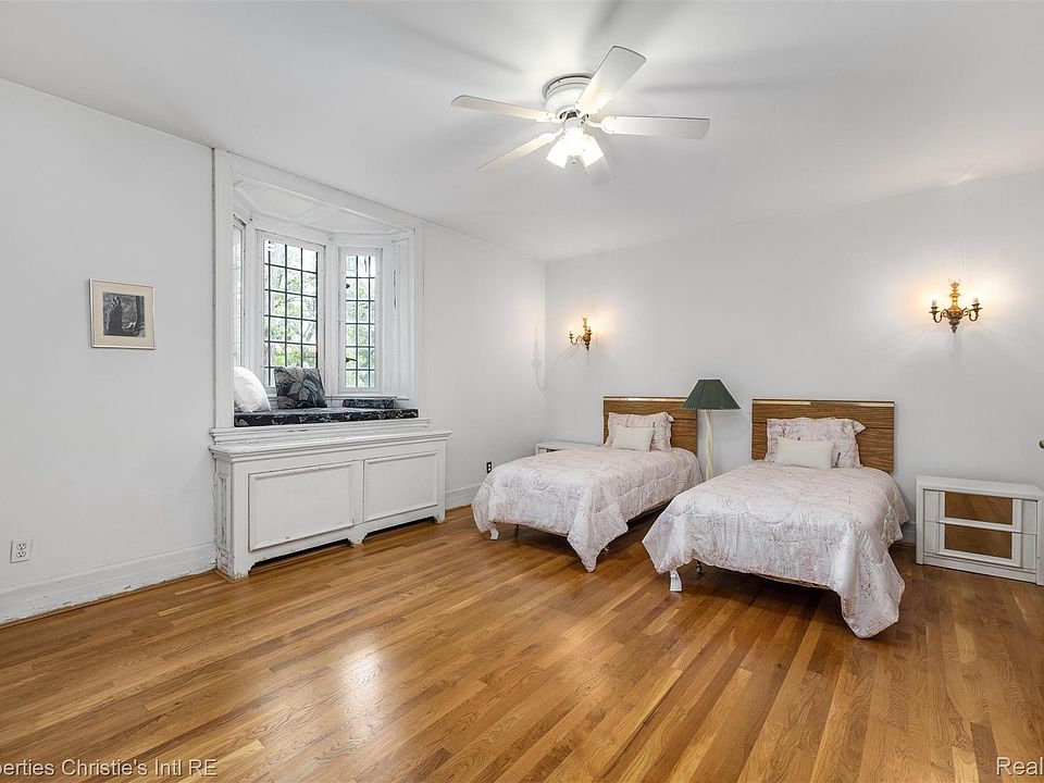 61st image of this home