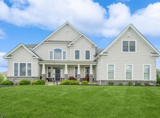 59 Tiffany Dr, Flemington, NJ 08822