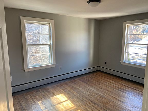 3rd image of 21 Laurel Street