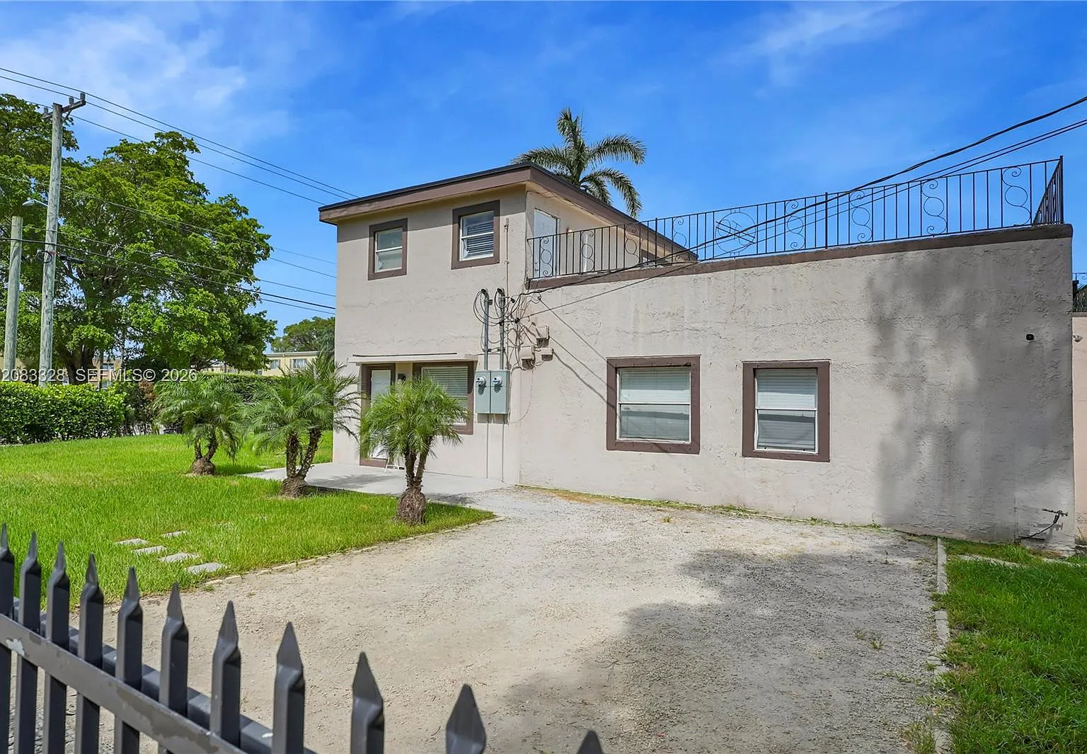 Bellcamp Manor — Photo 1