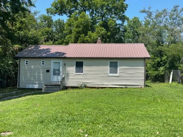 458 Fieldcrest Dr, Pittsburg, KS 66762