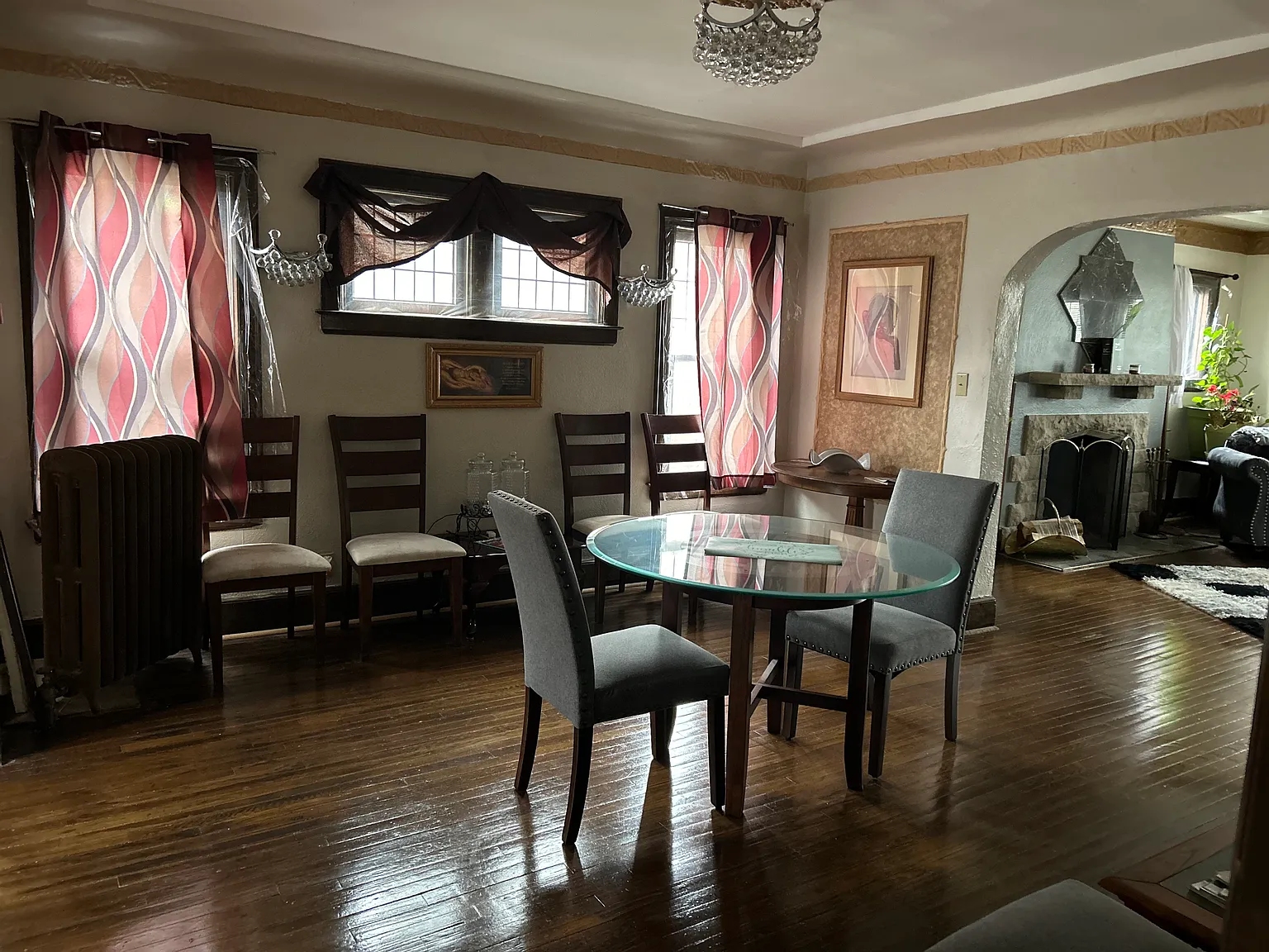 4 bed, 2200 sqft, $2,400 — Photo 4