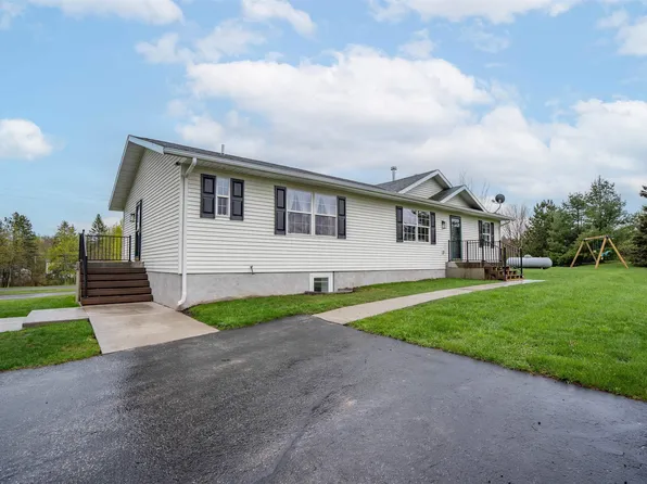 194 Prairie Ln, Esko, MN 55733