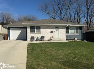 1720 Salinger Ave, Carroll, IA 51401
