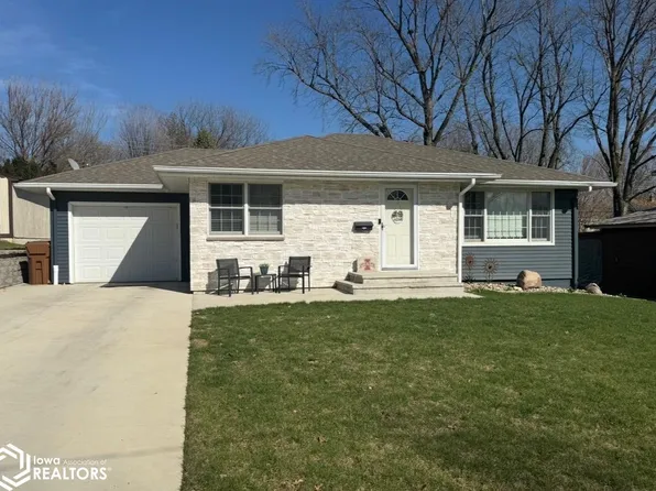 1720 Salinger Ave, Carroll, IA 51401