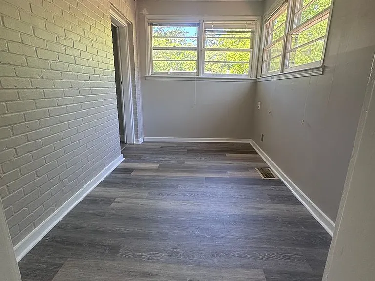 2053 Gorgas St — Photo 4