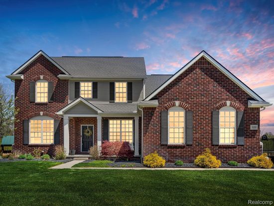 889 Appleton Ct, Oakland, MI 48363