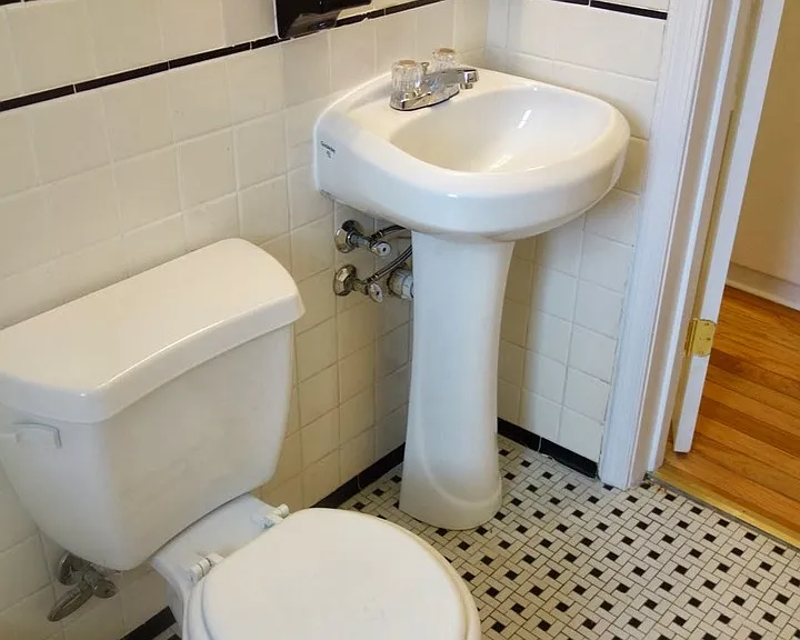 8105 Greenwood Ave — Photo 36