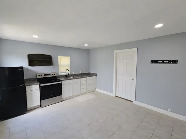 9010 Linda Vista Rd, Houston, TX