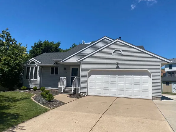 4730 Lockwood Ct, Bettendorf, IA 52722