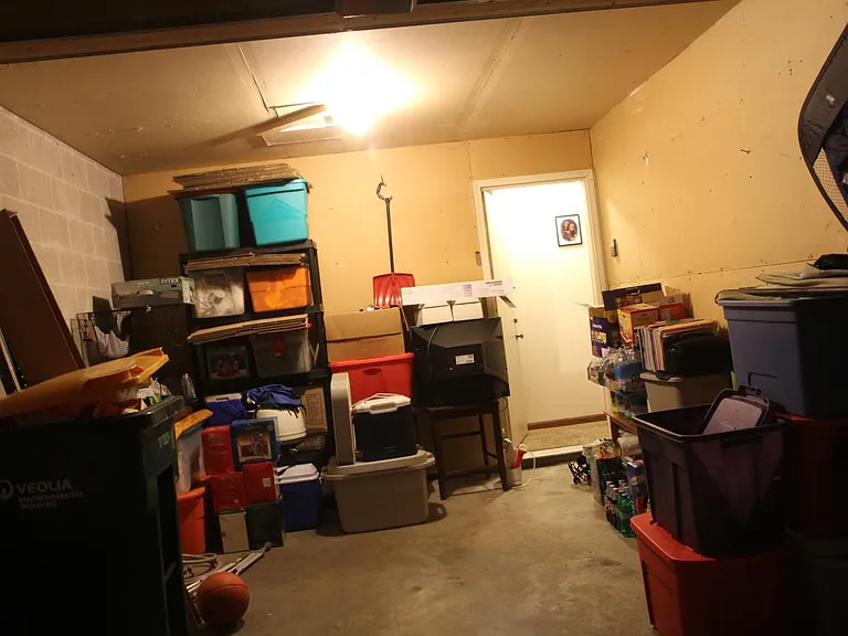 884 Hemlock Dr — Photo 14