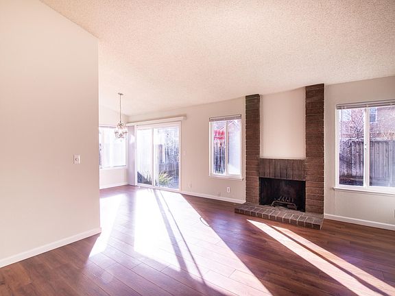 5th image of 5059 Bougainvillea Dr