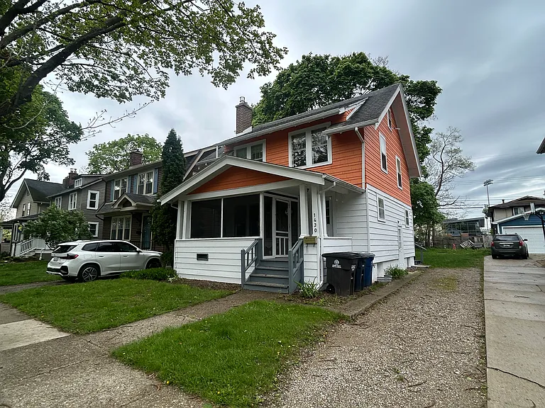 1430 White St — Photo 1
