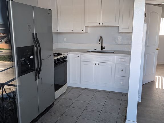 2nd image of 420 E Del Amo Blvd