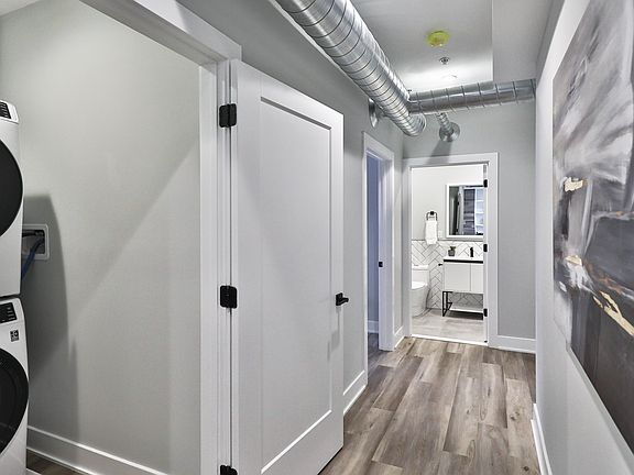 4th image of 1612 Cambridge St Unit 204