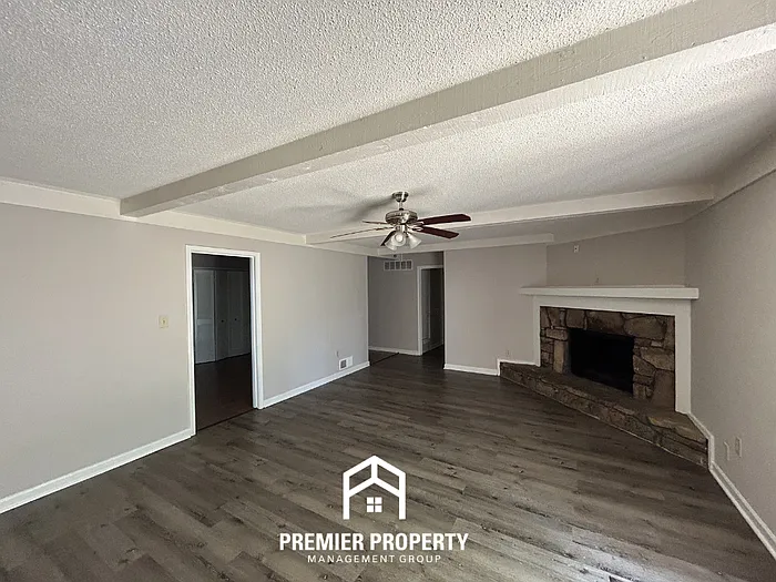 3857 Clemmer Dr — Photo 2