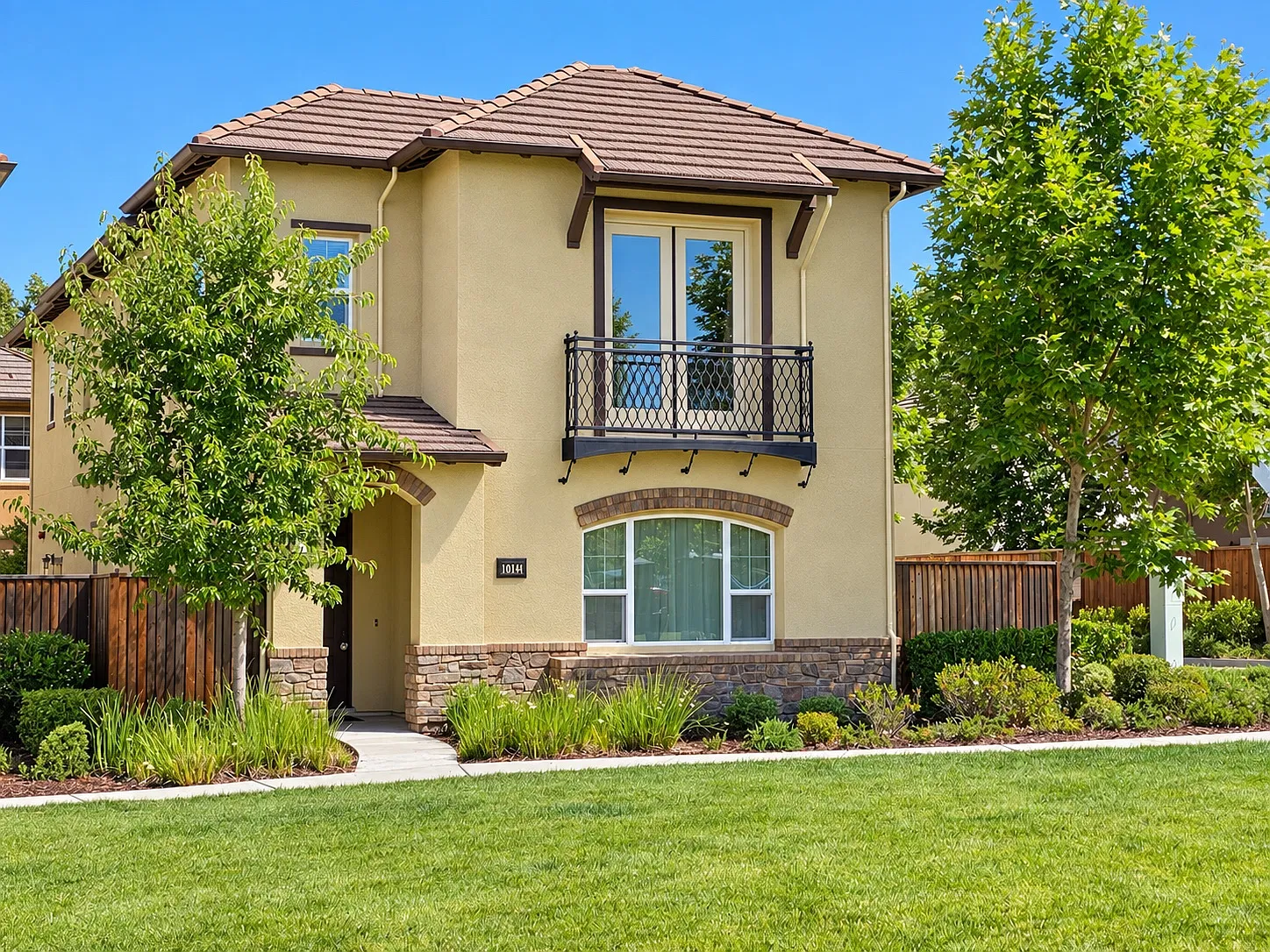 4 bed, 3.5 bath, 2217 sqft, $5,200 — Photo 1