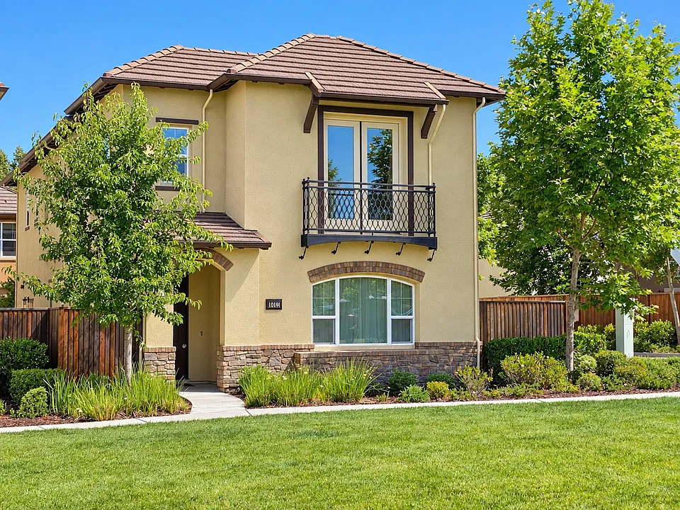 5012 Rowan Dr