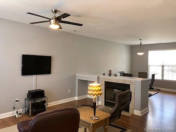 3rd image of 2488 Loch Stone Dr