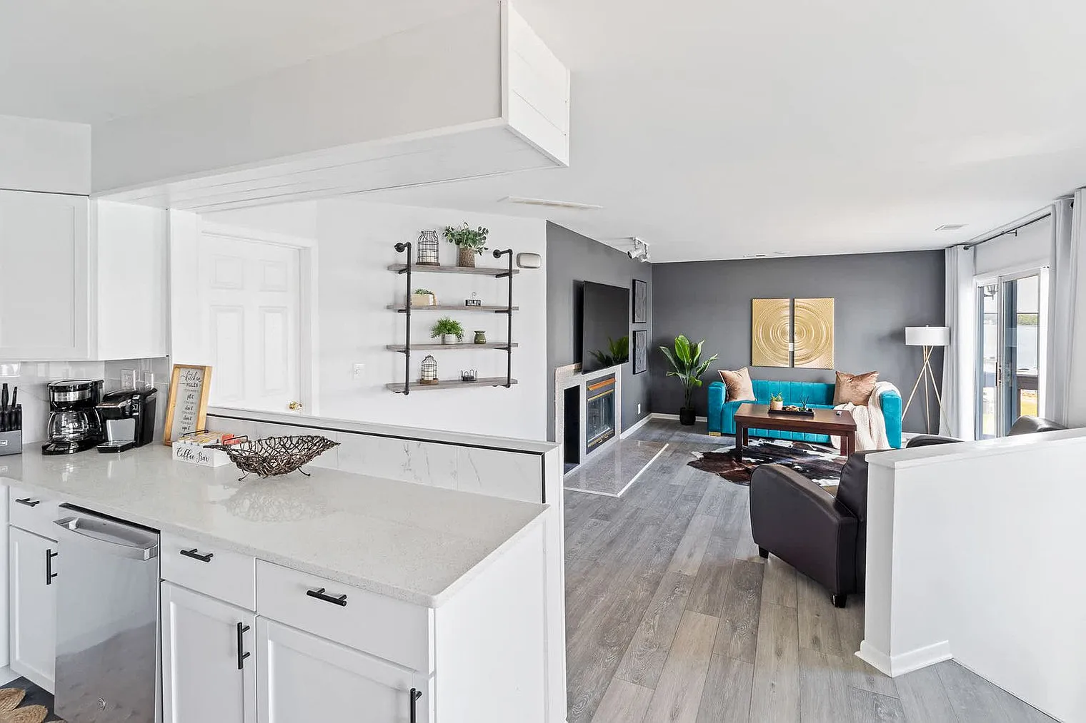 5 bed, 3.0 bath, 2949 sqft, $8,393 — Photo 4