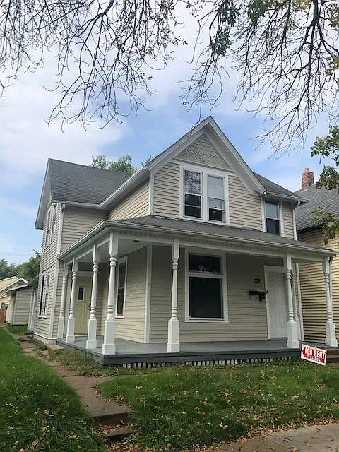 2 bed, 934 sqft, $1,495 — Photo 1