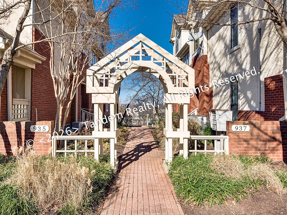 937 Russell St Apt 10 (2)_07222026
