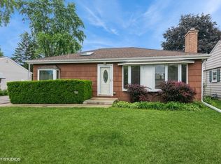 945 S Wolf Rd, Des Plaines, IL 60016