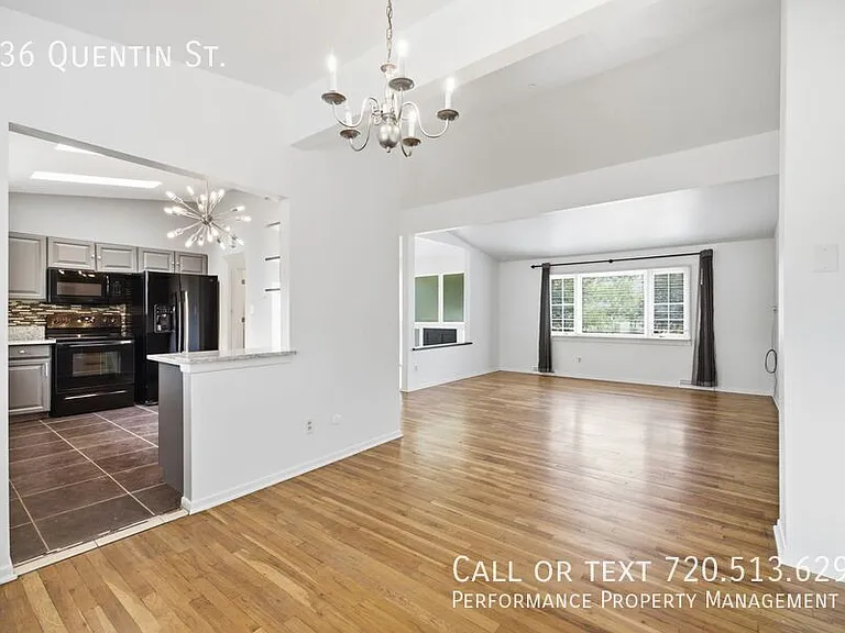 536 Quentin St — Photo 5