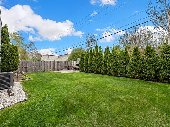 5th image of 702 Windsor Ln