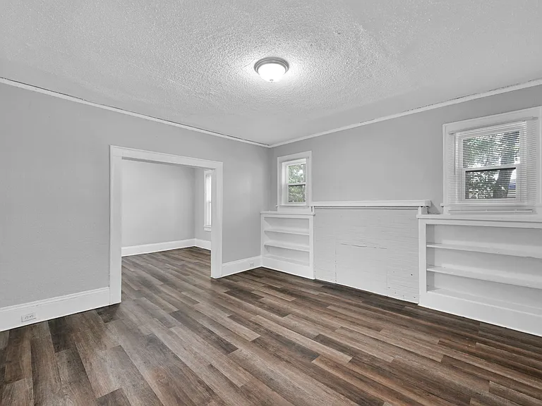 326 Basswood St — Photo 18