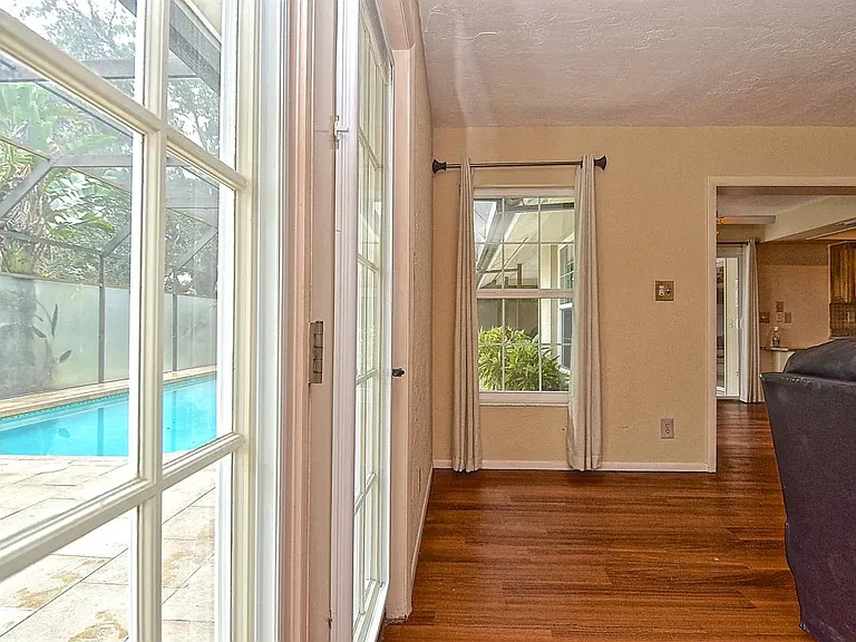 1876 Riviera Cir — Photo 14