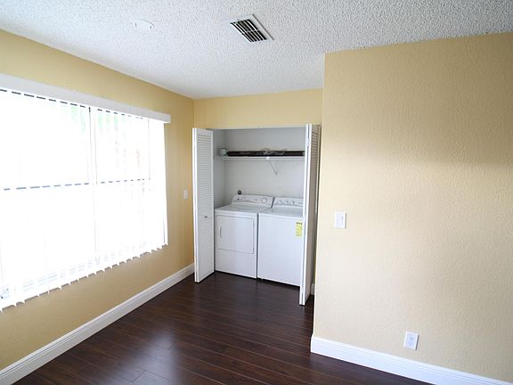 5th image of 3390 Pinewalk Dr N APT 1025