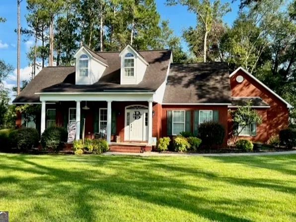 723 E Randolph St, Mount Vernon, GA 30445