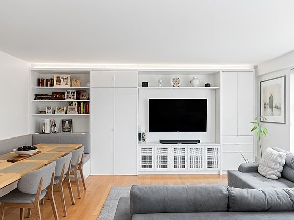 3rd image of 90 La Salle St APT 13A