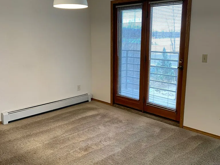 3401 Lakeshore Dr — Photo 9