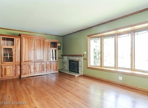 2nd image of 908 S Evergreen Ave