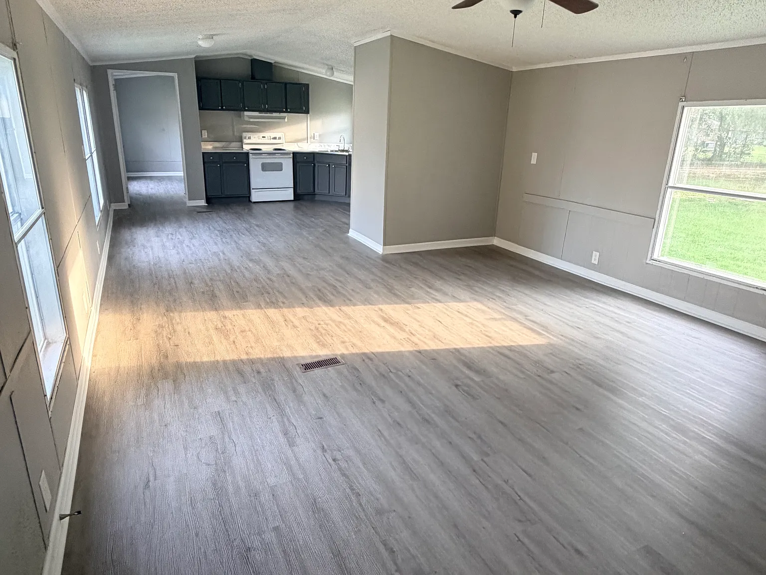 3 bed, 1280 sqft, $1,000 — Photo 4