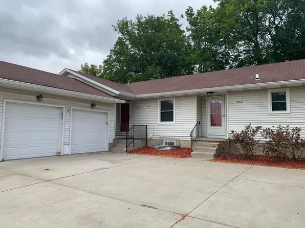 2016 E 38th Street Pl, Davenport, IA 52807