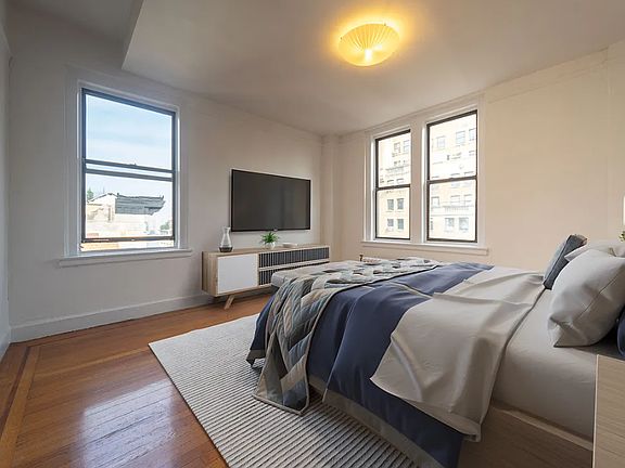 5th image of 244 W 72nd St APT 10C