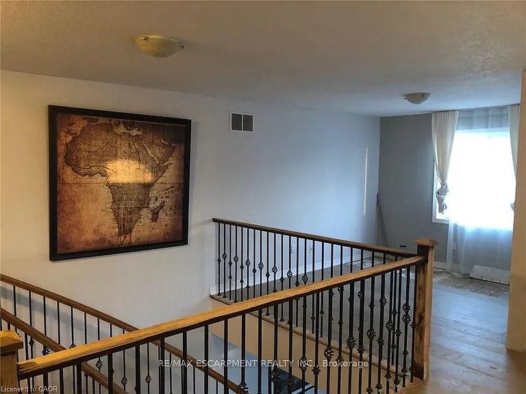 4 Raphael Ct — Photo 25