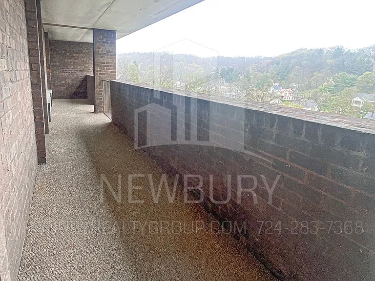 530 N Main Street - The Townhouse. — Photo 109