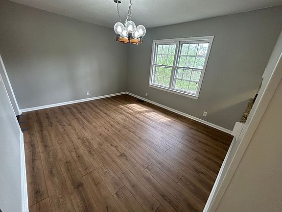 4th image of 2821 Cora Hill Ave NW