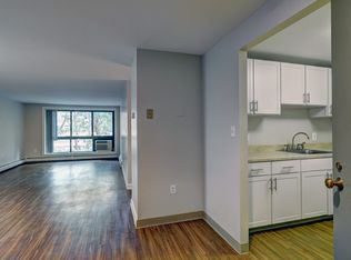 Rockingham Glen, West Roxbury, MA 02132