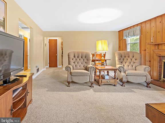 2nd image of 534 Brook Rd