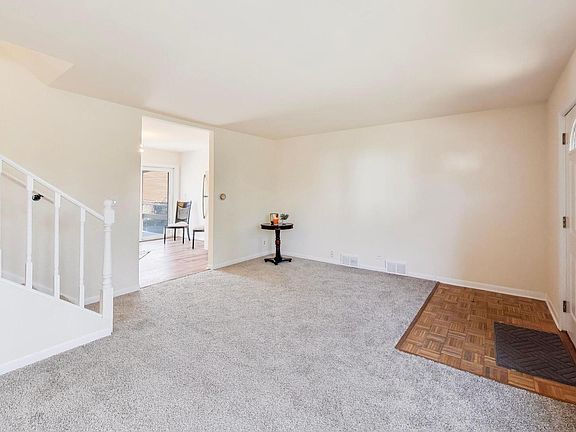 4th image of 914 Hannah Ave