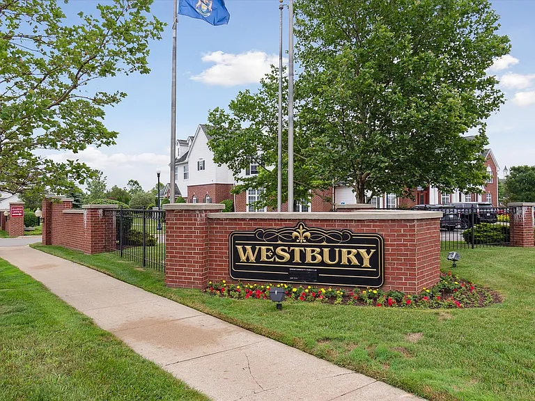 Westbury Apartments — Photo 40